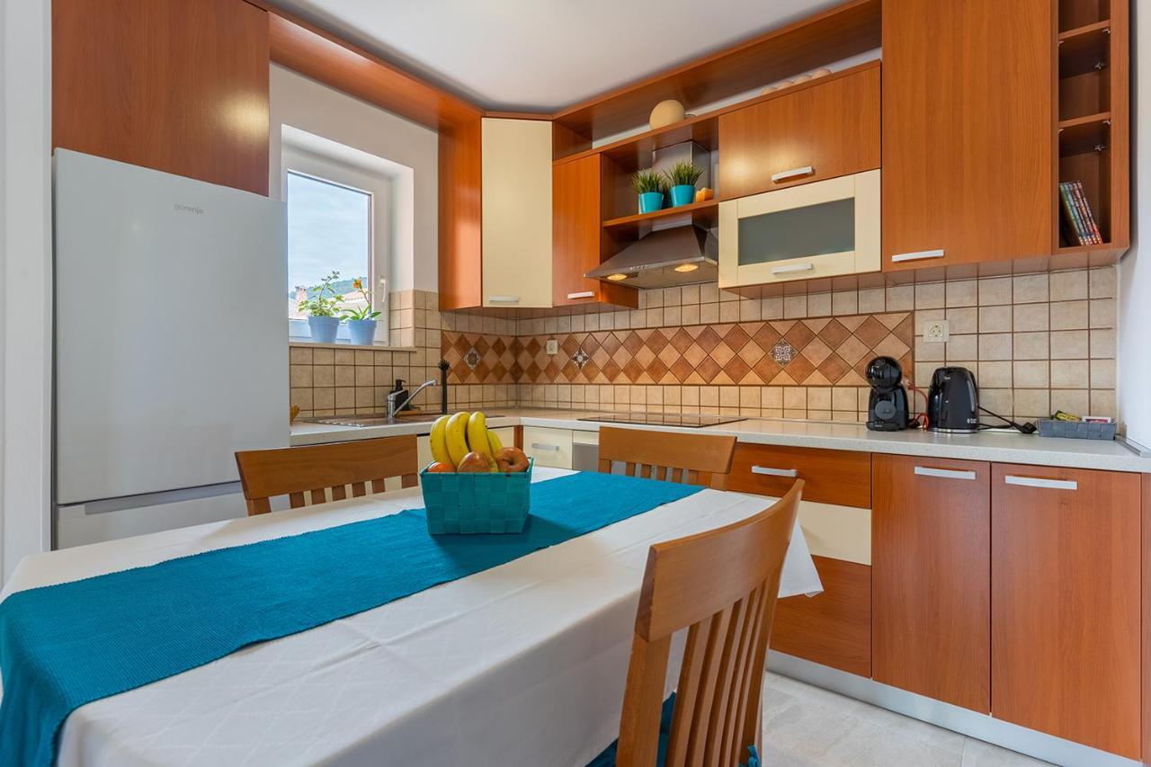Apartmani Utmar Cres Bagian luar foto