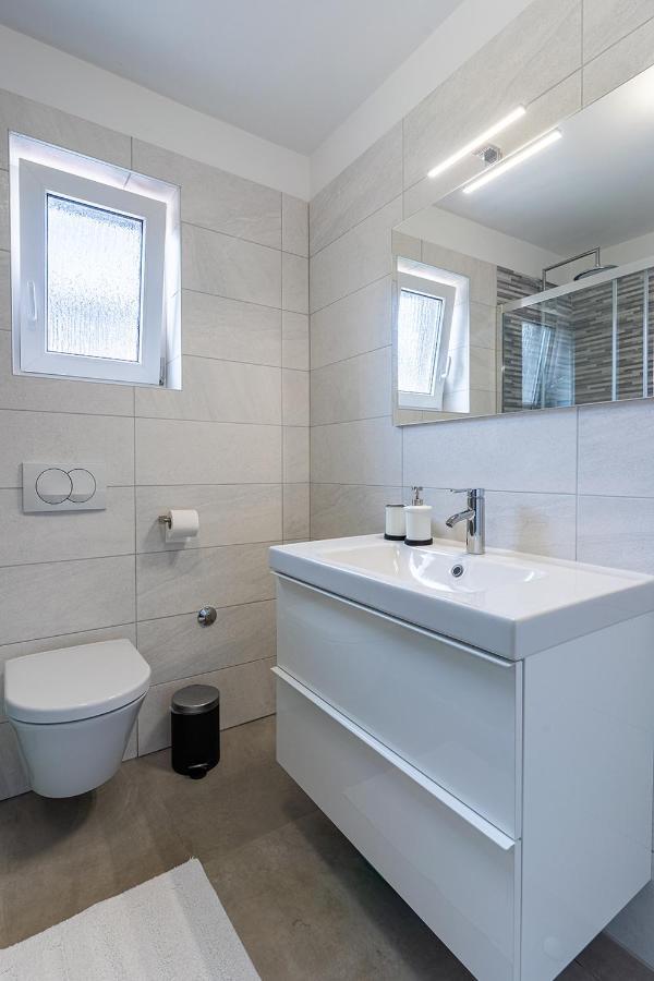 Apartmani Utmar Cres Bagian luar foto
