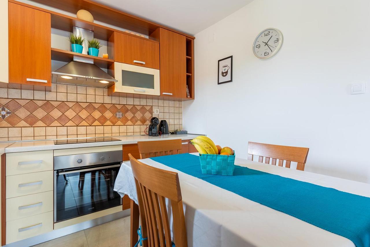 Apartmani Utmar Cres Bagian luar foto